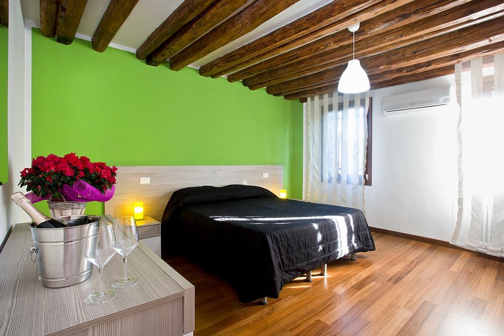 Good Wine Apartments เวนิส ห้อง รูปภาพ