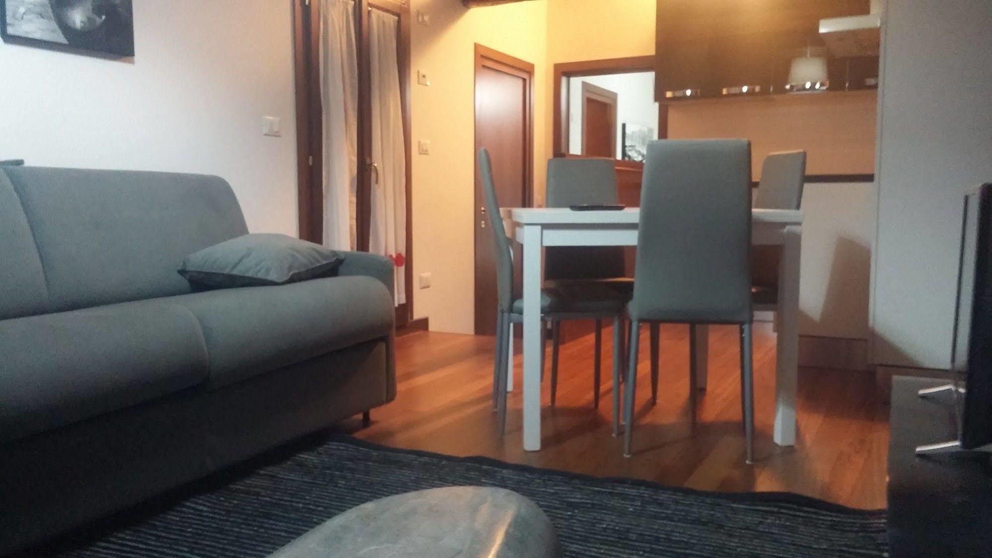 Good Wine Apartments เวนิส ภายนอก รูปภาพ